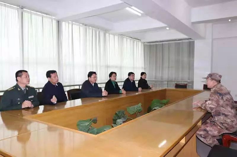 藁城区委书记张聚华代表区委,区政府对驻藁部队广大官兵长期以来作出