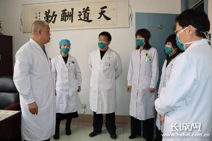 马国伟向藁城人民医院领导主动请缨.彭永宾供图