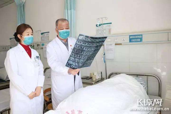 马国伟查房.彭永宾供图